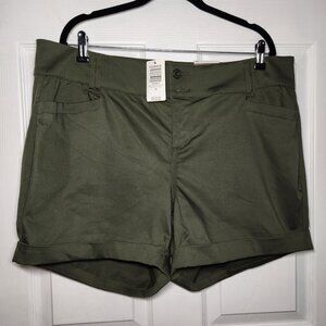 NWT - Torrid Deep Depths Sateen Shorts - Size: 18 (2X - 18W)